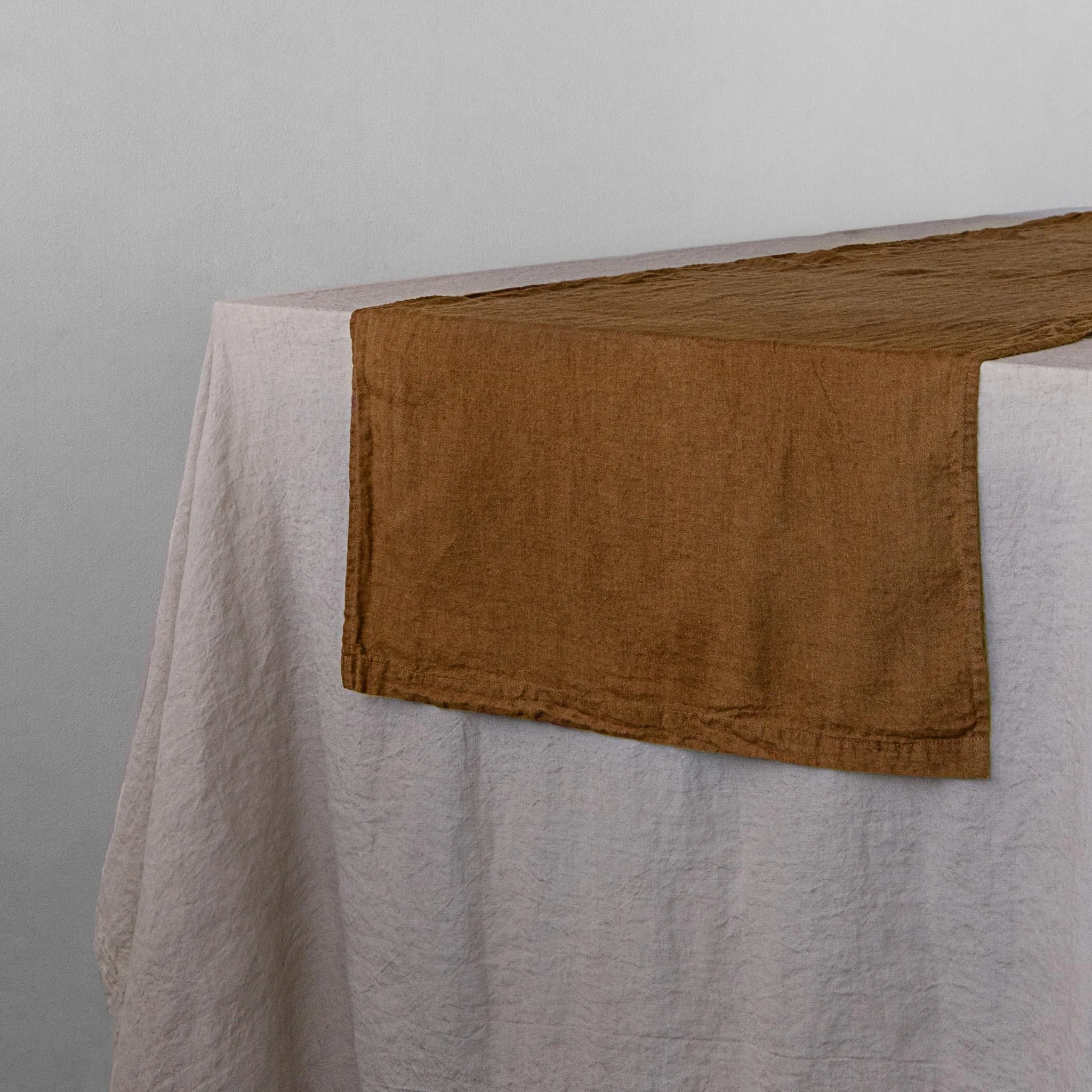 Basix Linen Table Runner - Russo