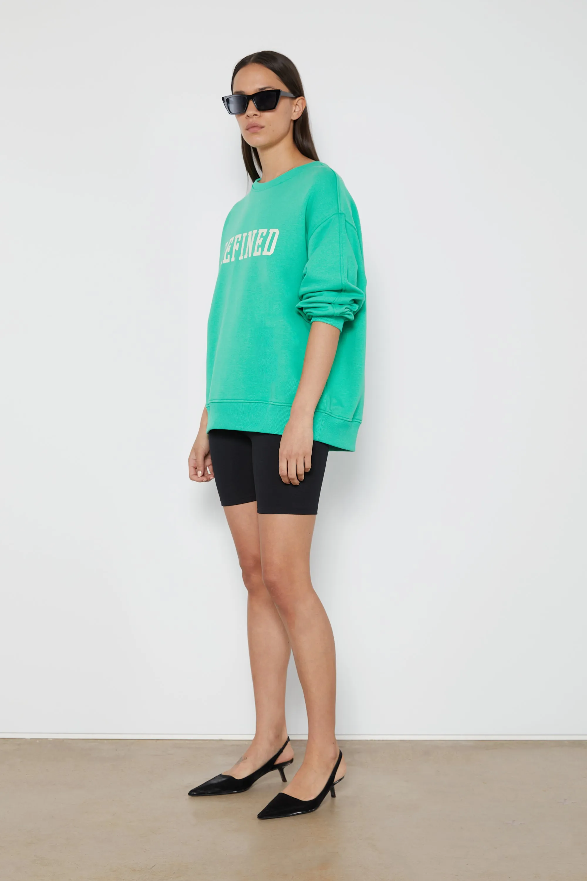 REFINED OVERSIZED SWEATSHIRT
